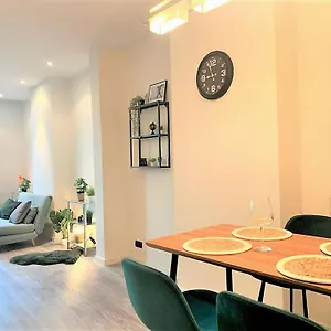 Apartment Royal South - With Parkview, Antwerpen