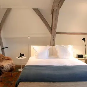 Hotel Julien, Antwerpia